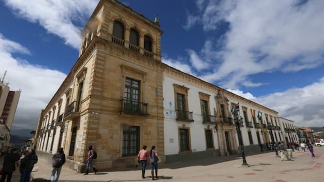 Con la medida se busca evitar que con su permanencia en el cargo reiteren la presunta falta por la que se les investiga. Foto: Gobernación de Boyacá