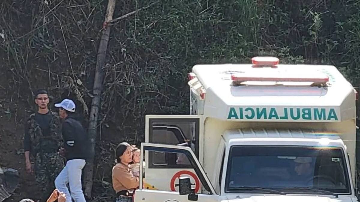 5 heridos y un puente destruido en ataque con motocicleta cargada de explosivos en el sur del Cauca