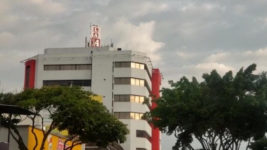 Almacenes La 14 mantendrá sus tiendas abiertas al público en los horarios habituales. Foto: Redacción W Radio