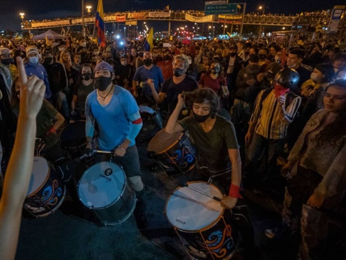 Sin logros y en medio de abucheos terminó PMU en portal Américas