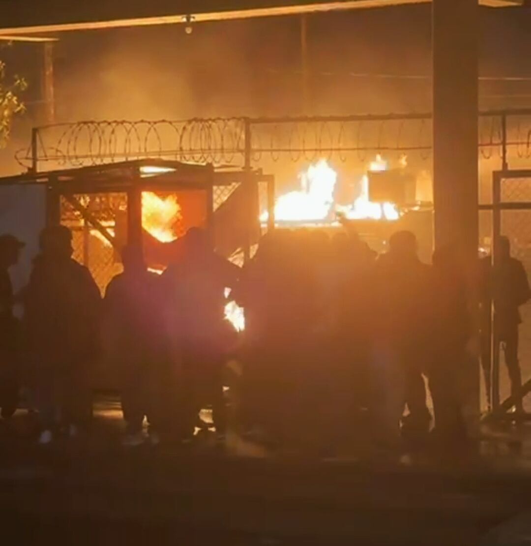 Las autoridades lograron dispersar a los manifestantes. La situación es tensa mientras la Fuerza Pública intenta recuperar el orden público. Crédito: Red de Apoyo Cauca.