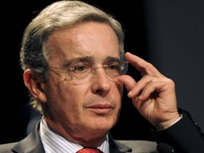 Exministro Gabriel Silva miente: expresidente Uribe