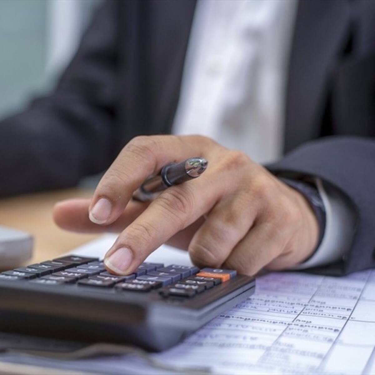 ¿Cuánto vale la multa por no declarar renta en 2024? Así aumenta cada mes