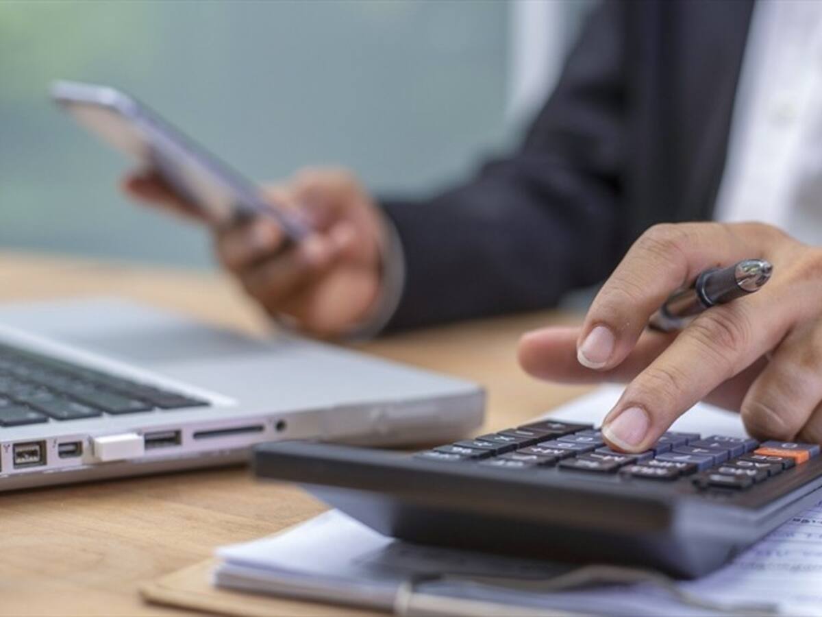 ¿Cuánto vale la multa por no declarar renta en 2024? Así aumenta cada mes