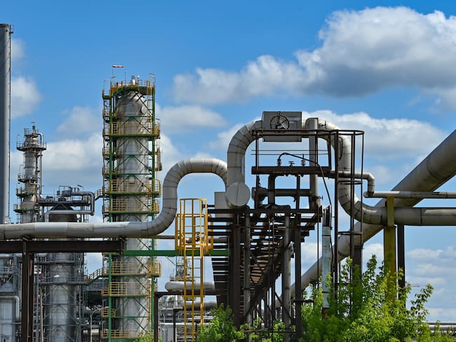 Imagen de referencia del oleoducto de Druzhba. (Photo by Patrick Pleul/picture alliance via Getty Images)