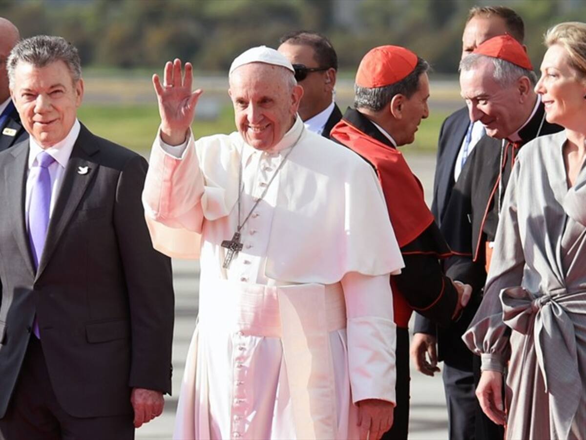 El papa Francisco ya está en Colombia