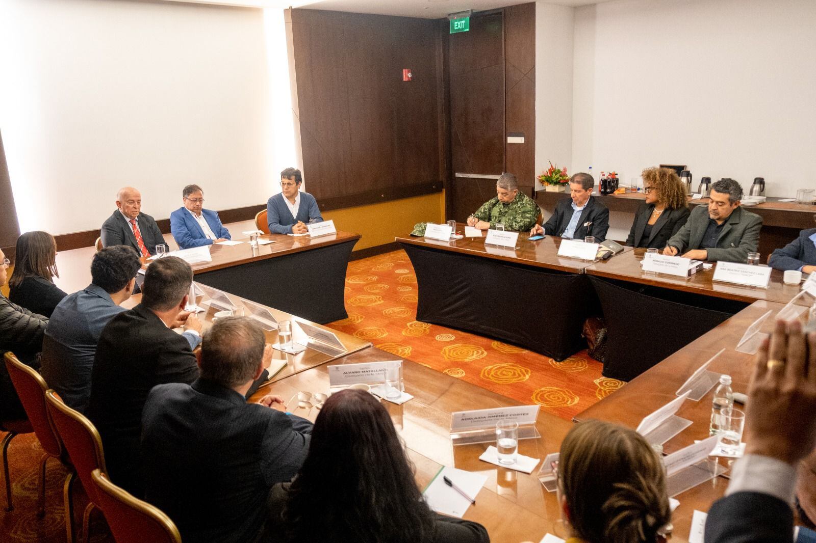 Petro se reunió con grupo negociador del Gobierno en medio de diálogos con el ELN . Foto: Presidencia.