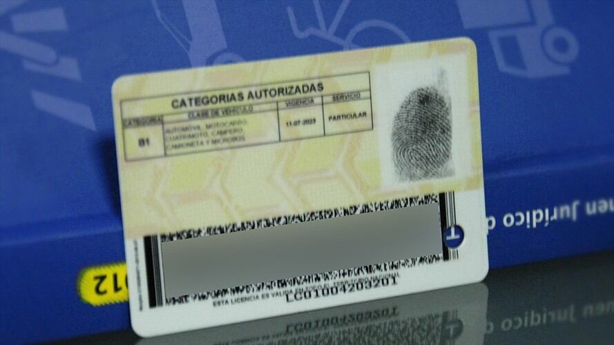 Las autoridades podrán pedir dichos documentos a partir de este jueves y quienes no los tengan al día serán sancionados como establece el Código Nacional de Tránsito.. Foto: Colprensa