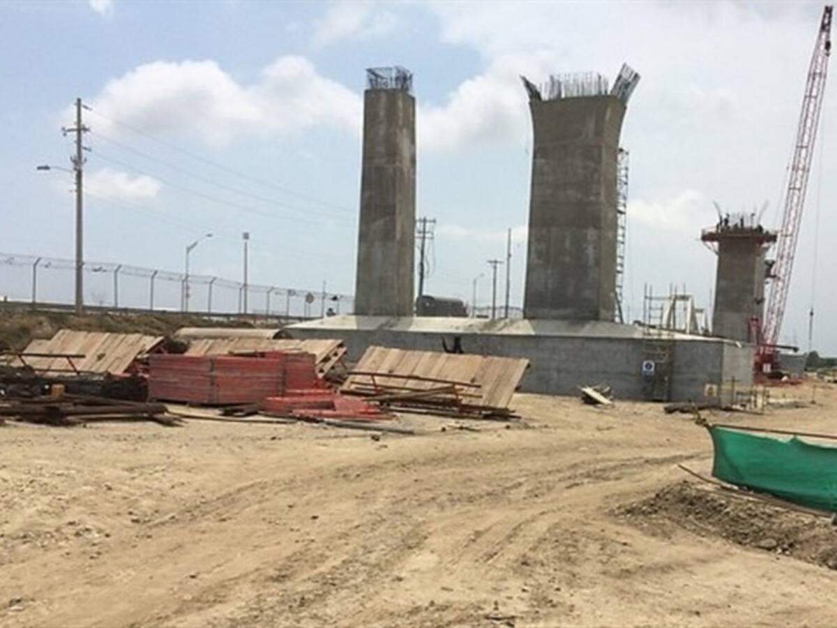 El carnaval de multas por retrasos en las obras del Puente Pumarejo