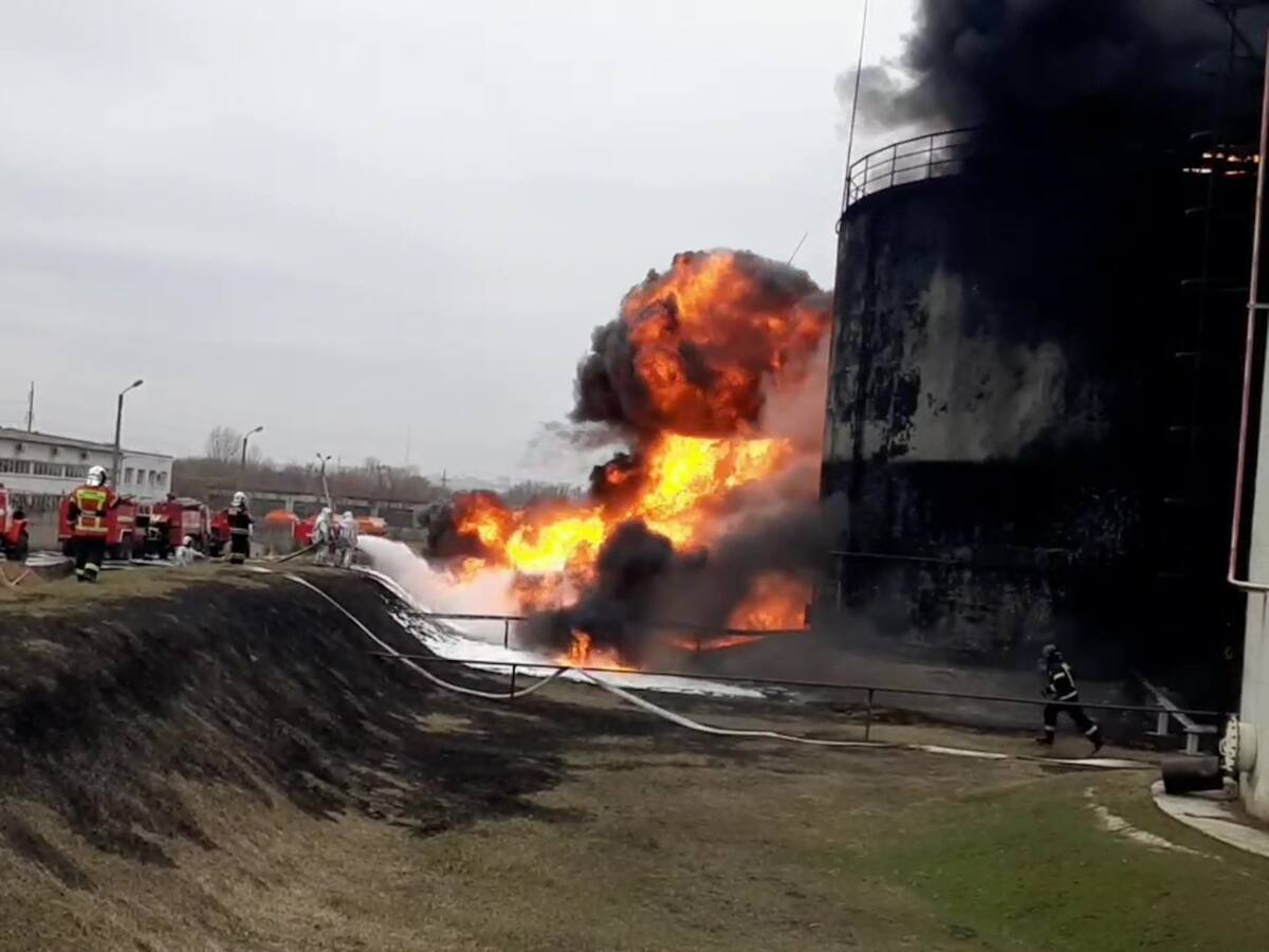 Rusia acusa a Ucrania de bombardear un depósito de crudo en territorio ruso