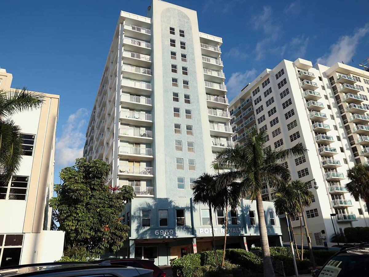 Ordenan desalojar un edificio de apartamentos en Miami por daños estructurales