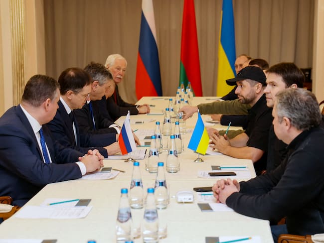 Las negociaciones ruso-ucranianas se celebraron en la región de Gómel, en la frontera ucraniano-bielorrusa, para buscar un cese de hostilidades en la ofensiva rusa contra Ucrania