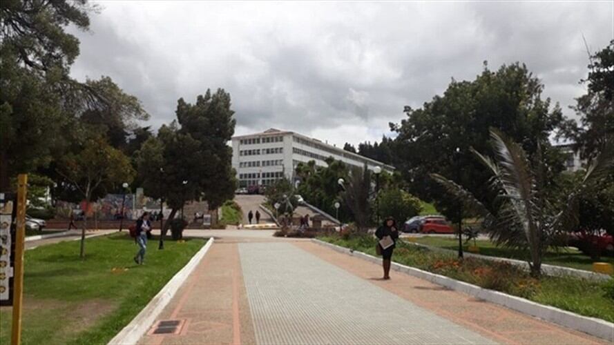 El vicerrector académico Manuel Restrepo, dijo que las edificaciones tienen espacios amplios espacios como salones y auditorios que pueden ser usados en el momento de una posible emergencia. . Foto: La W