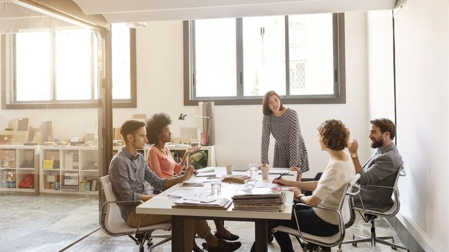Convocatoria para que profesionales ingresen al servicio exterior colombiano. Foto: Getty Images