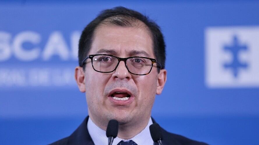 “Trabajamos de la mano en la lucha contra el crimen organizado y libramos tantas batallas que duele el alma esta noticia”, expresó el fiscal General.. Foto: Colprensa