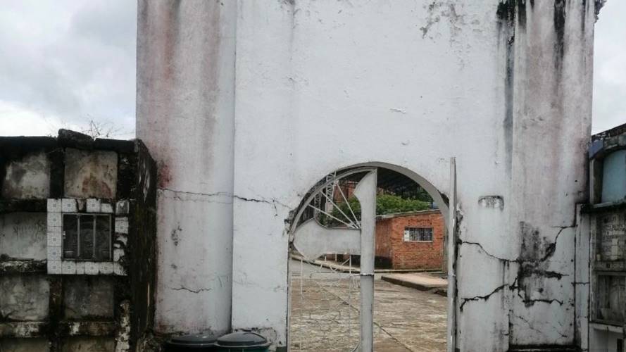 Se evidencia el deterioro que tienen algunos cementerios. Foto: Secretaría de Salud de Boyacá