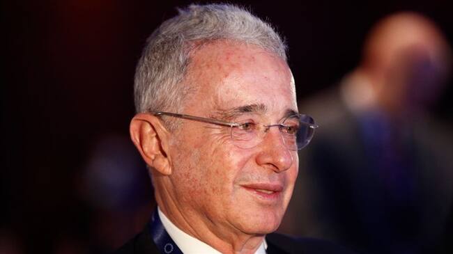 Uribe insiste en la necesidad de acabar con la JEP. Foto: Getty Images