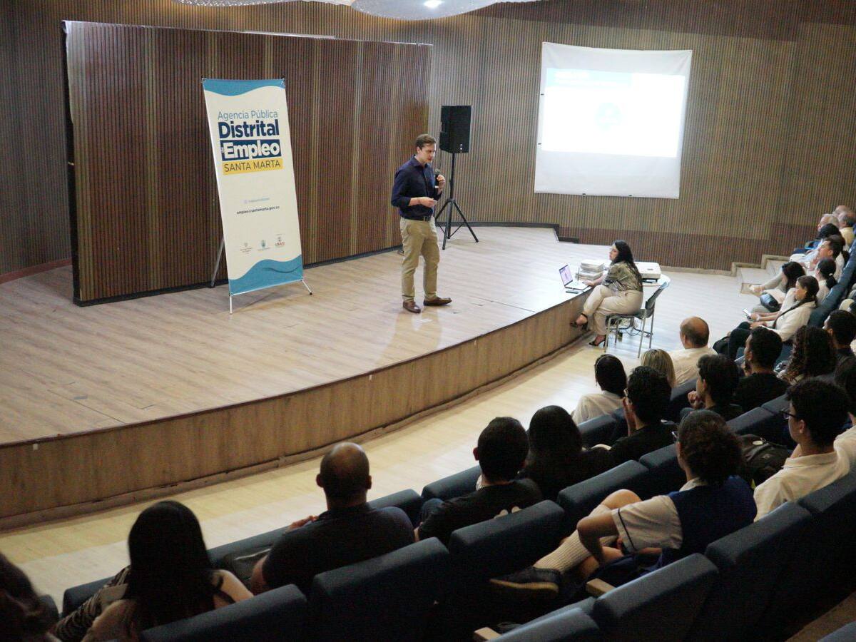 Jóvenes y docentes del Magdalena presentan soluciones innovadoras a retos sociales