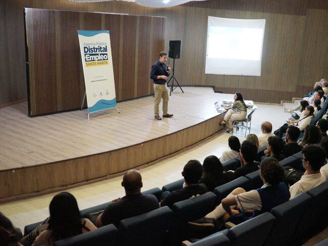 Jóvenes y docentes del Magdalena presentan soluciones innovadoras a retos sociales