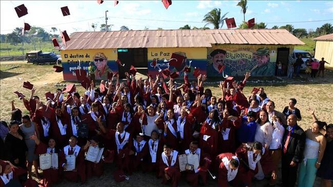En el Espacio Territorial de Capacitación y Reintegración (ETCR) de la vereda Filipinas, departamento de Arauca, se graduaron 85 exguerrilleros de las Farc y 20 civiles de comunidades aledañas. Foto: (Lokman Ilhan - Agencia Anadolu)