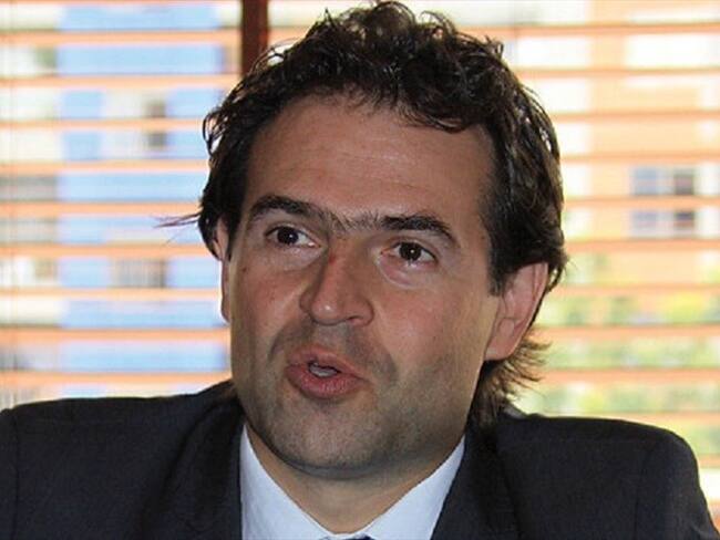 Federico Gutiérrez advirtió que el Valle de Aburrá está en alerta naranja por la calidad del aire. Foto: Colprensa