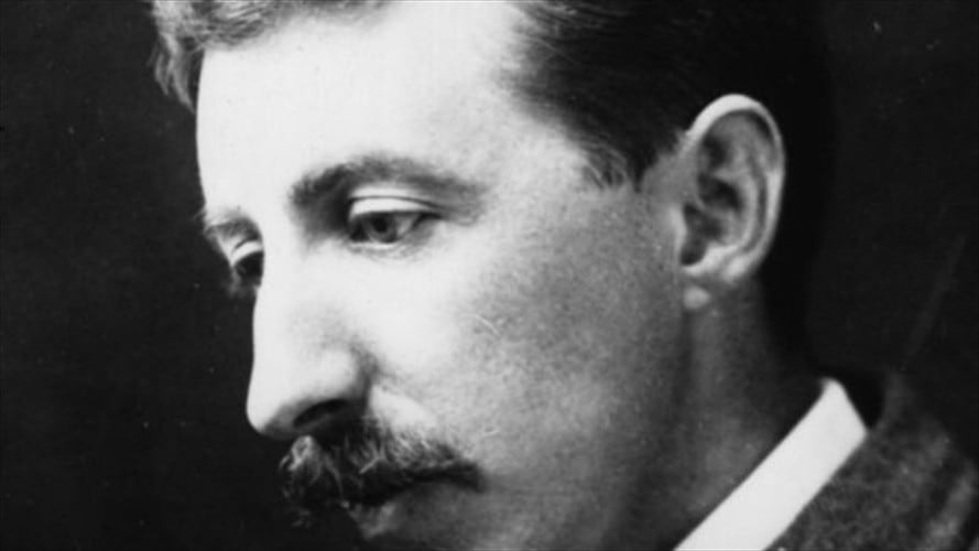 Edward Morgan ForsterImage copyrightGETTY Image caption E. M. Forster imaginó un mundo conectado a una máquina y esclavo de la tecnología. Foto: BBC Mundo.