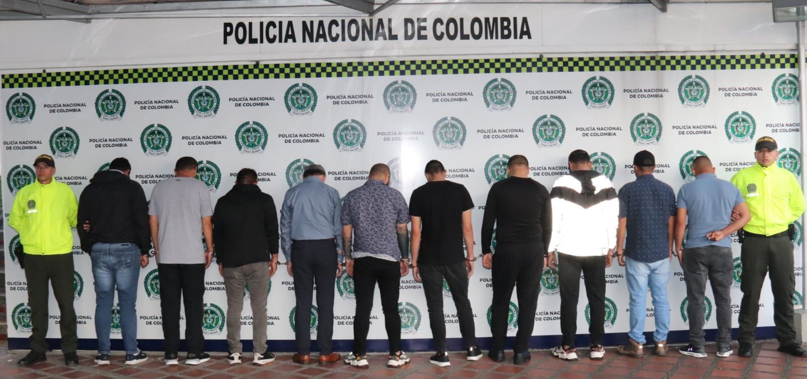 Capturadas 11 personas entre ellas dos servidores públicos por fraude al SOAT. Foto: Policía Nacional
