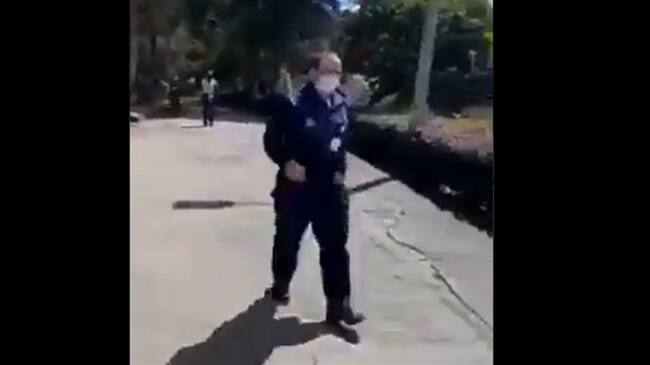 El secretario aseguró que el hombre que lo grabó lo acosa y hostiga en las redes sociales y en la vía pública . Foto: Cortesía
