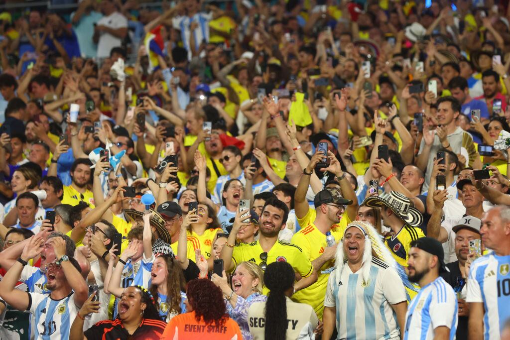 Imagen de hinchas en el interior del Hard Rock Stadium en la final de la CONMEBOL Copa América 2024. Foto: Maddie Meyer/Getty Images