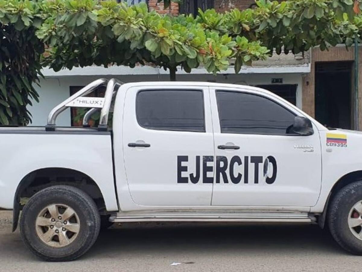 Encuentran cargamento de marihuana en falso vehículo del Ejército en Cauca