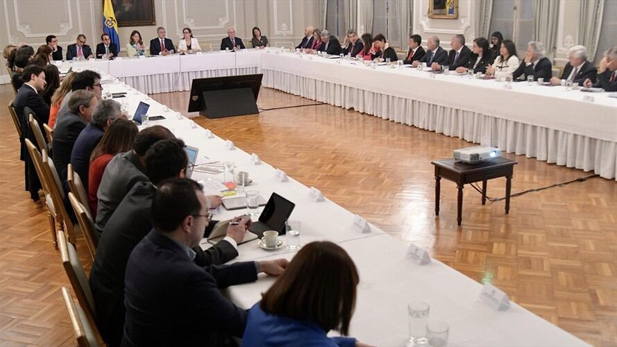 Sin mencionarlo directamente, el mandatario aseguró que lo fundamental es terminar las obras. Foto: Cortesía.