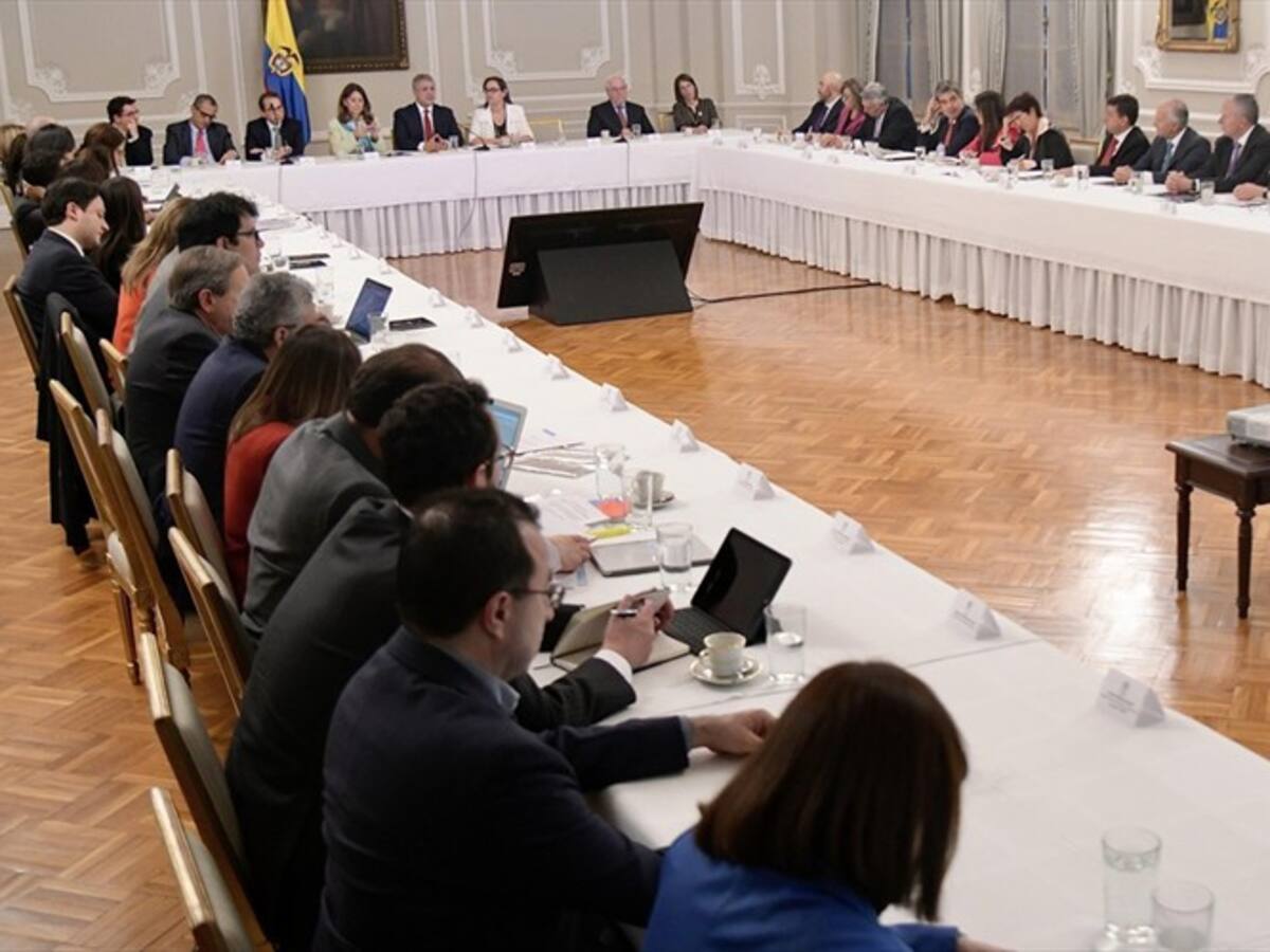 ¿Pulla de Duque a Vargas Lleras tras reclamos por paternidad de obras?