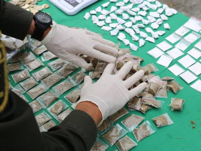 En menos de una semana se practicaron 14 diligencias de allanamiento en Palestina y Neira, que permitieron la incautación de más de 2.000 dosis de estupefacientes. Foto: Policía Nacional