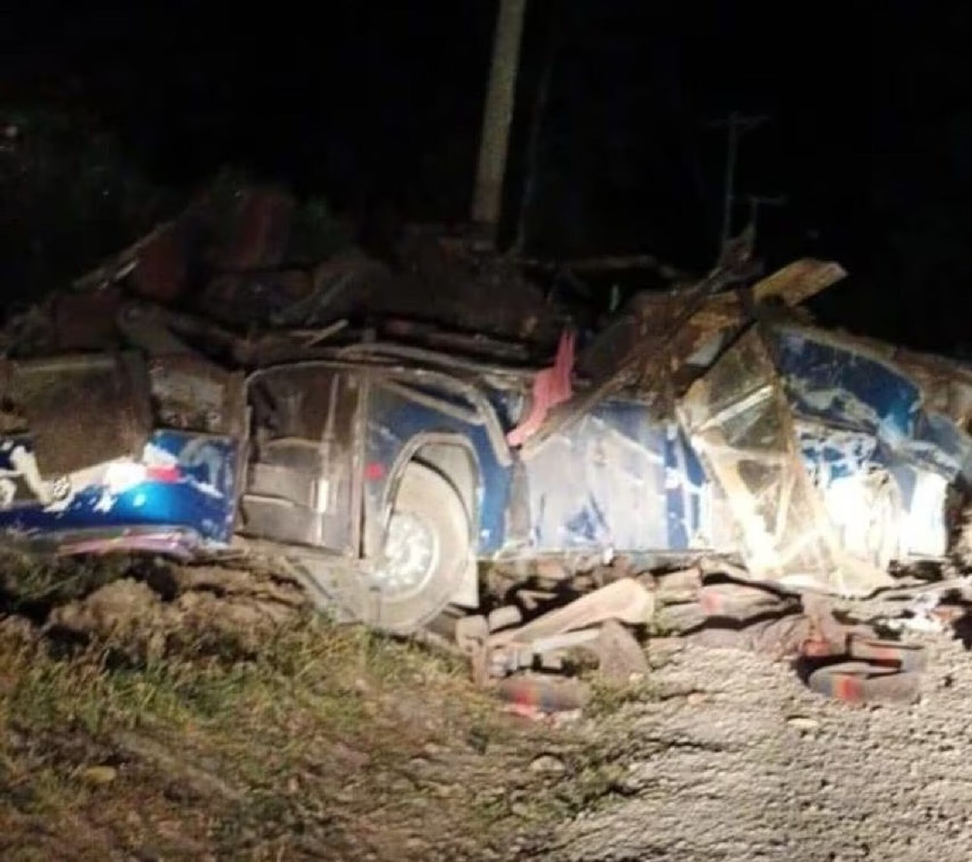 Al menos 33 fallecidos al caer autobús con migrantes por precipicio en Panamá. Foto: cortesía Servicio Nacional de Migración de Panamá.