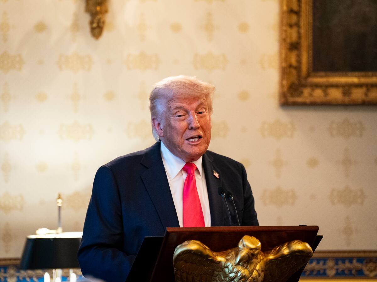 Trump planea recortar un tercio del presupuesto federal en salud, según CNN