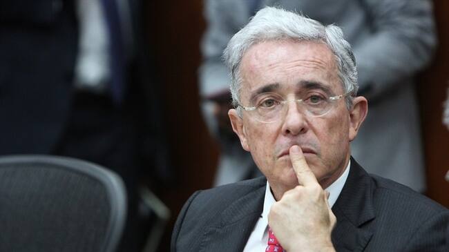 Álvaro Uribe propondrá un régimen de transición hasta el año 2020 por la coyuntura fiscal. Foto: Colprensa