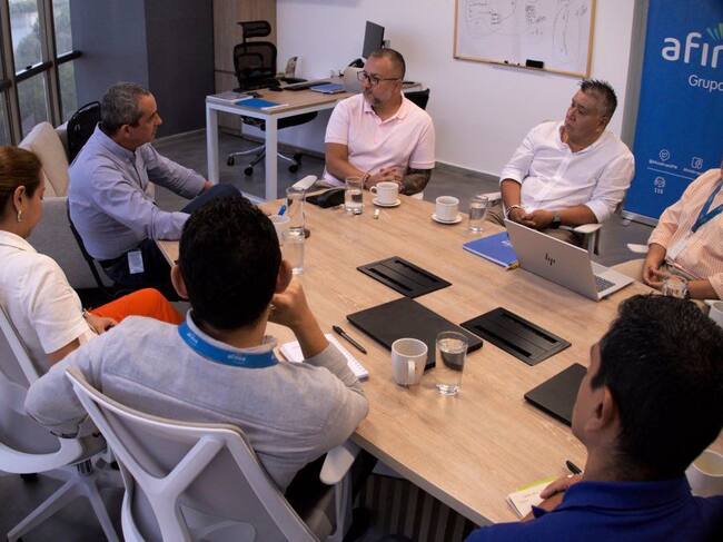 Equipo de la Contraloría de Medellín en auditoría de AFINIA. Foto: cortesía Prensa Contraloría de Medellín