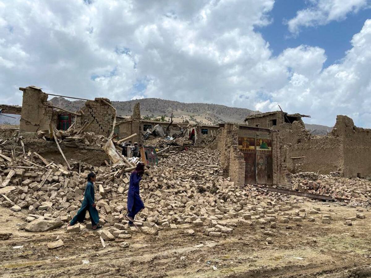 Continúan llegando ayudas a las zonas más golpeadas por el terremoto en Afganistán