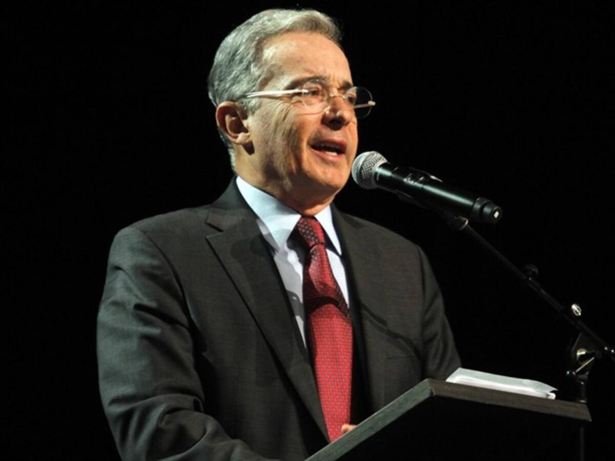 Centro Democrático rechaza versiones que vinculan a Uribe con caso de abuso sexual