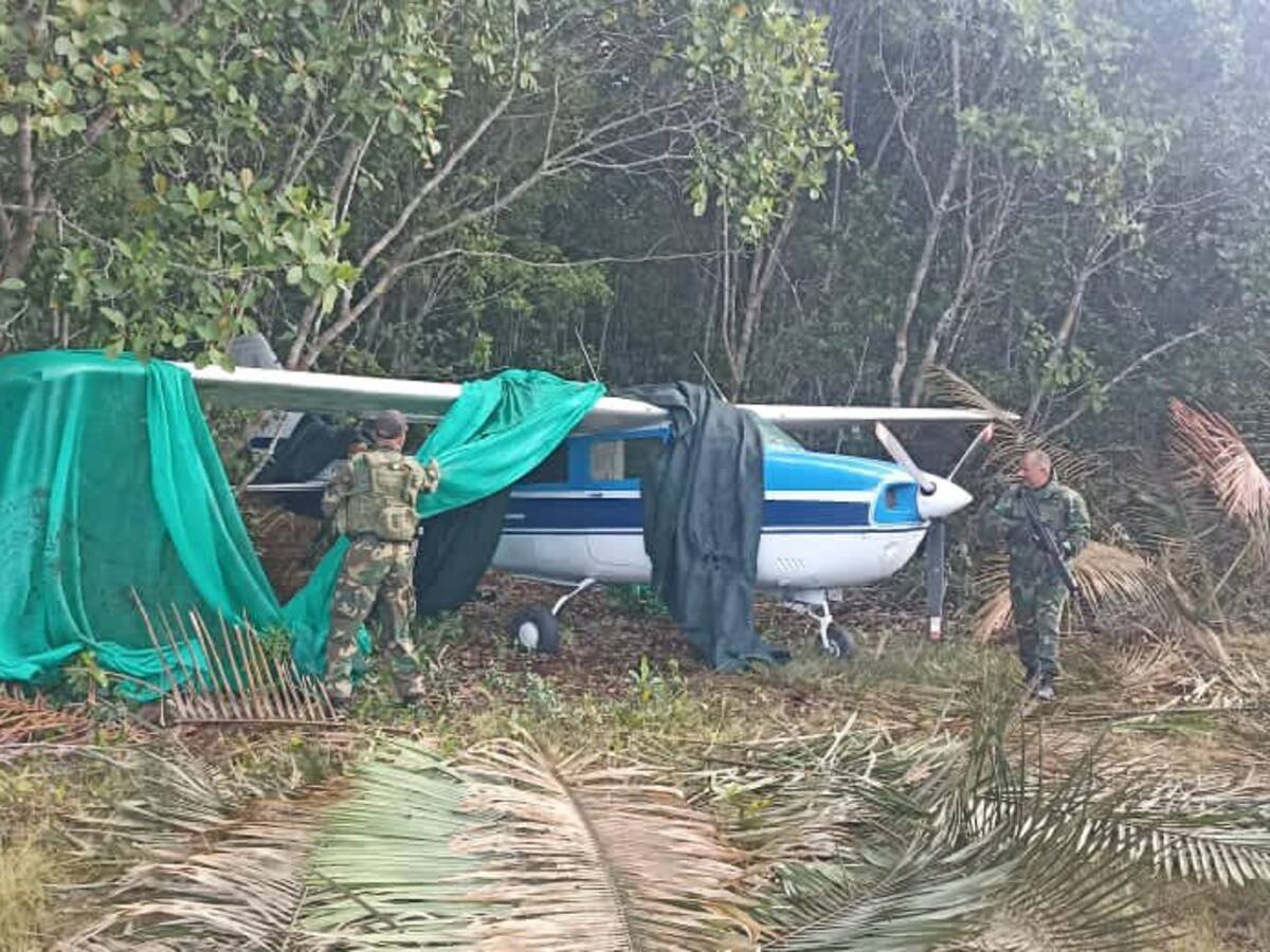 Militares venezolanos hallan una avioneta del narcotráfico en estado fronterizo