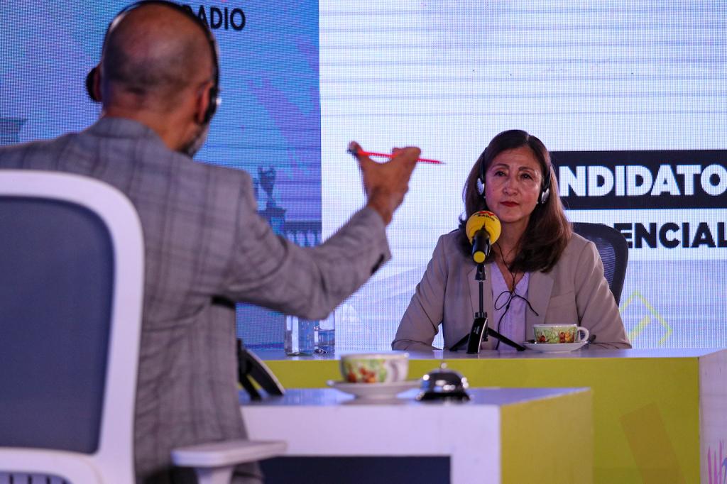 Íngrid Betancourt en Sigue La W con Juan Pablo Calvás: hablemos de propuestas. Foto: Redacción W Radio.