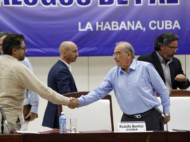 Humberto de la Calle e Iván Márquez. Foto: Agencia EFE