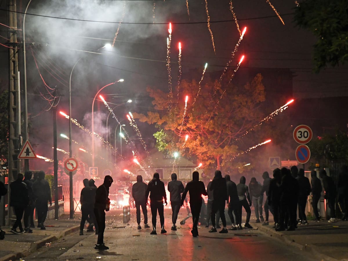 Protestas Francia: se entregó el tercer ocupante del carro manejado por el joven Nahel