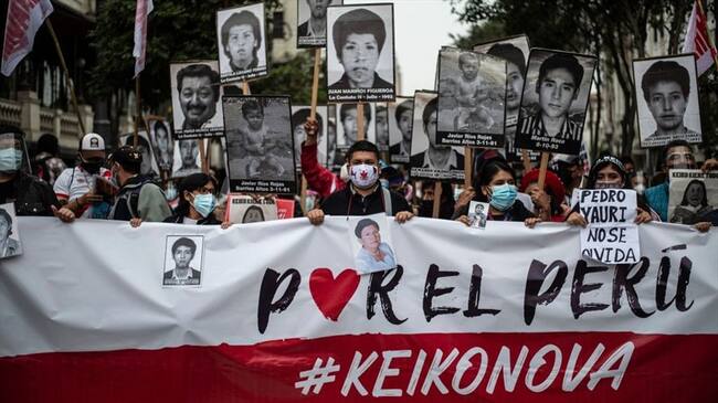 Miles marchan en Perú en rechazo a candidata Keiko Fujimori. Foto: Getty Images