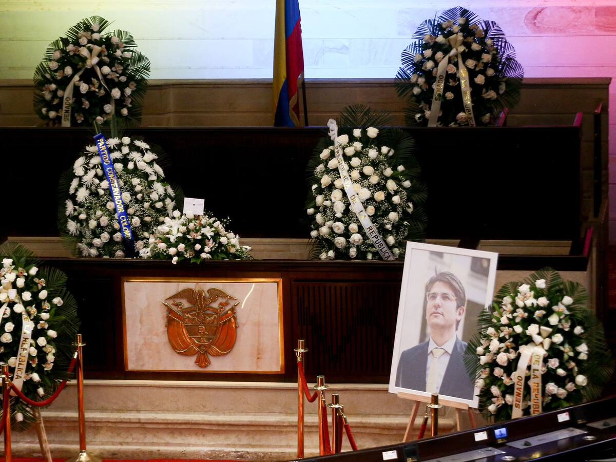 Más de 600 policías están dispuestos en el Capitolio Nacional para las exequias de Miguel Uribe