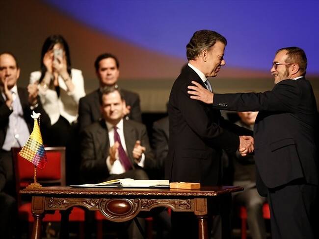 'Alfonso Cano' nos dice que un comando ha informado que está listo para atentar contra la vida de en ese momento el presidente Juan Manuel Santos: Rodrigo Londoño, 'Timochenko'. Foto: Colprensa / JUAN PÁEZ