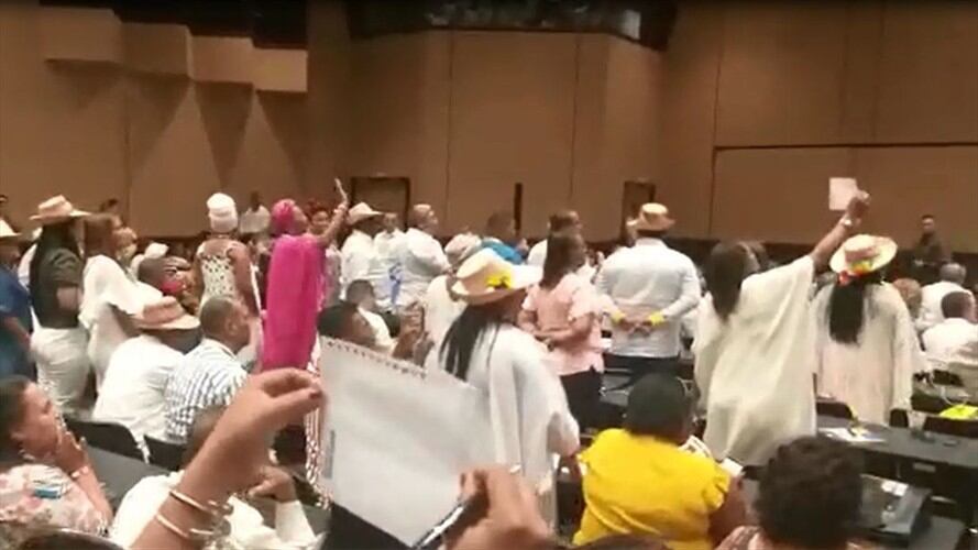 "Y las víctimas dónde quedamos": le reclaman a Duque en la conmemoración de los DDHH. Foto: