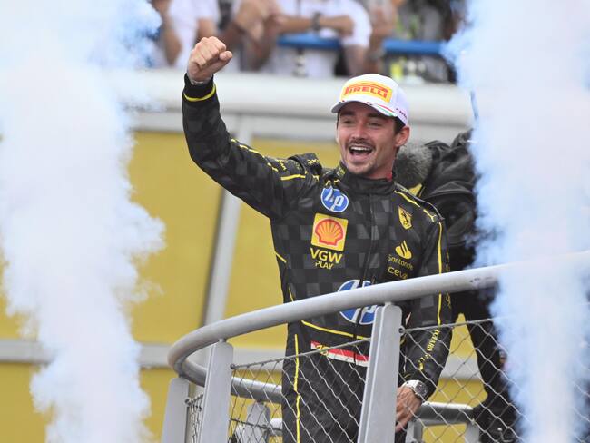 Monza (Italy), 31/08/2024.- Scuderia Ferrari driver Charles Leclerc of Monaco celebrates after winning the Formula One Grand Prix of Italy, in Monza, Italy, 01 September 2024. (Fórmula Uno, Italia) EFE/EPA/DANIEL DAL ZENNARO