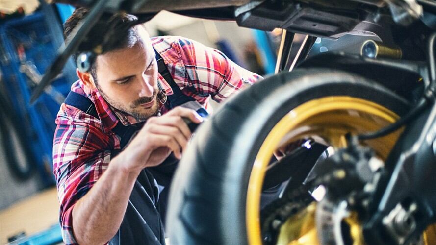 ¿Cada cuántos kilómetros se debe cambiar el aceite de una motocicleta?. Foto: Getty Images