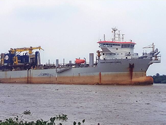 Cormagdalena declaró ayer la Urgencia Manifiesta para contratar un dragado de emergencia que garantice niveles de navegabilidad en el Canal de Acceso al puerto de Barranquilla. Foto: Colprensa.